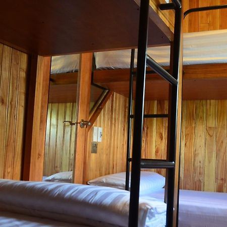 Tabalo Hostel На Транг Екстериор снимка