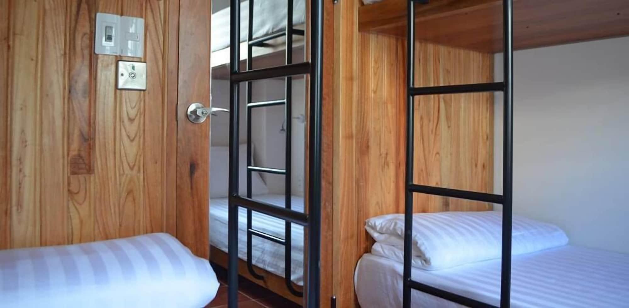 Tabalo Hostel На Транг Екстериор снимка
