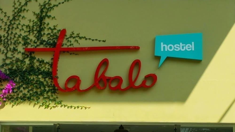 Tabalo Hostel На Транг Екстериор снимка