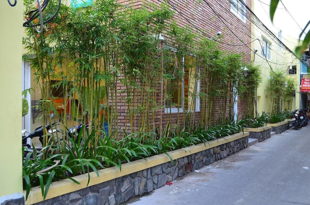 Tabalo Hostel На Транг Екстериор снимка