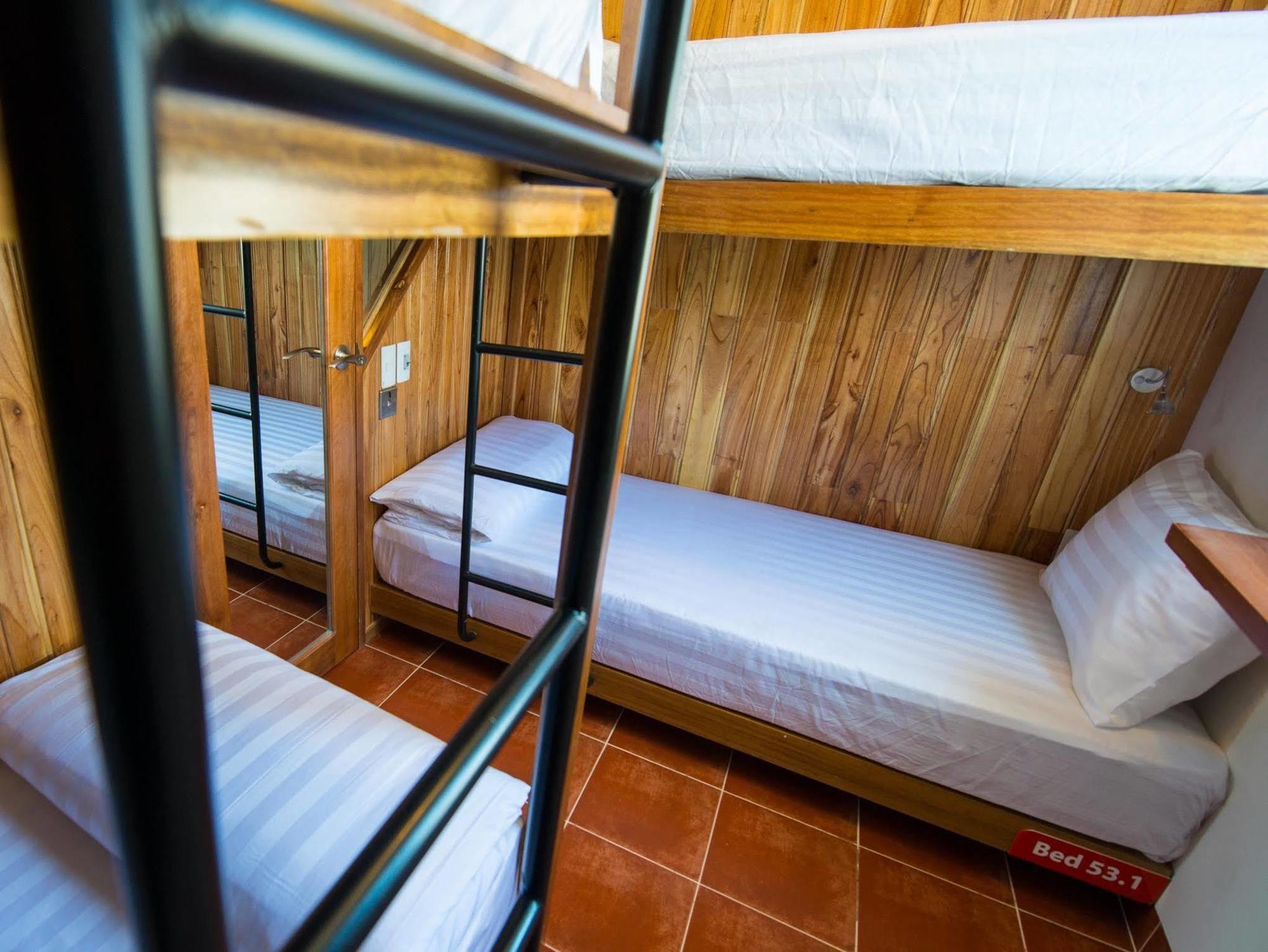 Tabalo Hostel На Транг Екстериор снимка